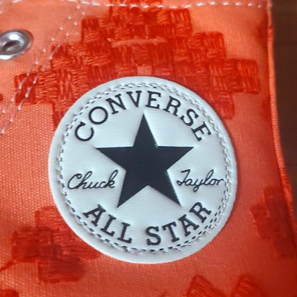 Brand New Platform Converse (size 6.5) - Picture 2 of 4
